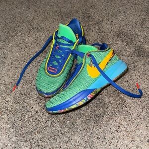 Nike LeBron 20 SE. Youth size 6.